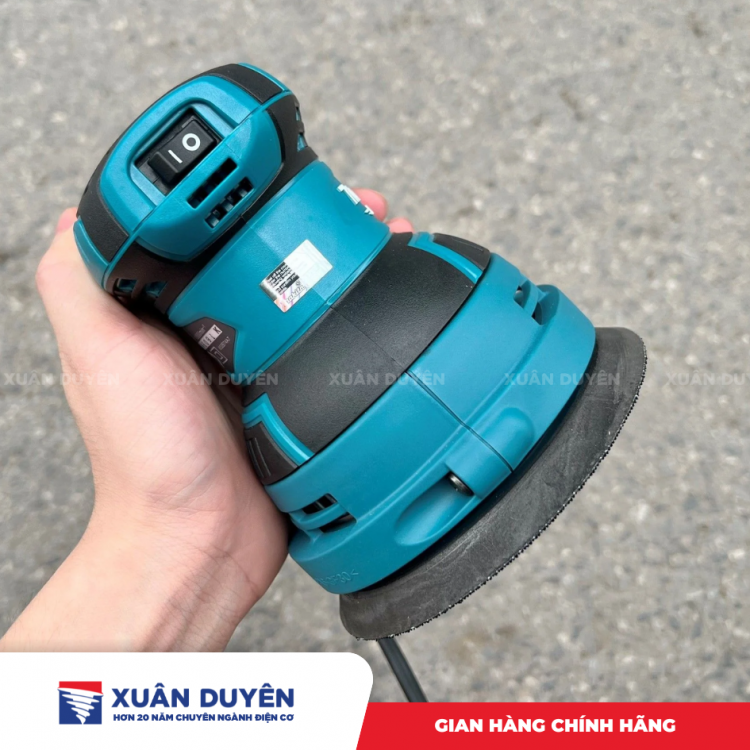 Máy chà nhám tròn Makita M9204B (240W)