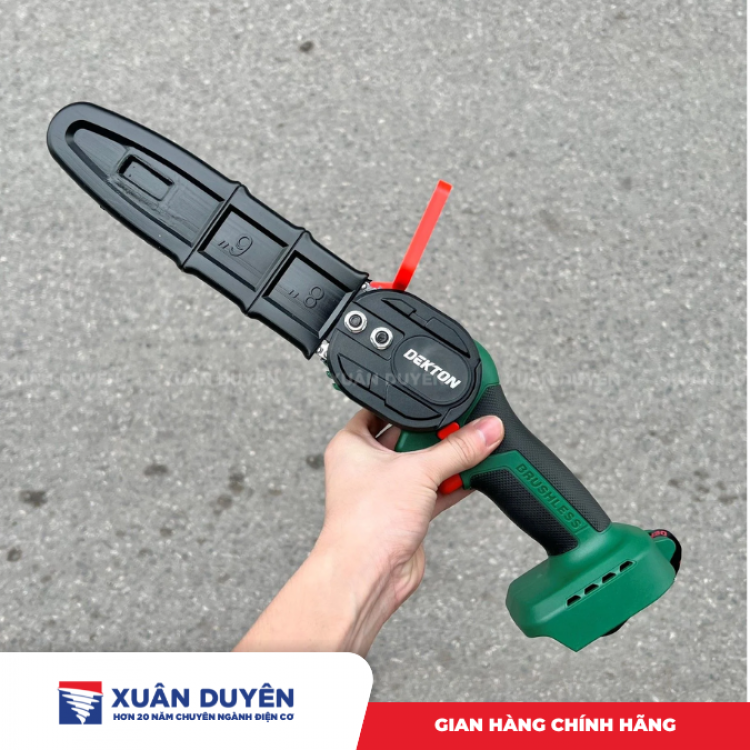 Máy cưa xích dùng pin 21V Dekton M21-S06BLC