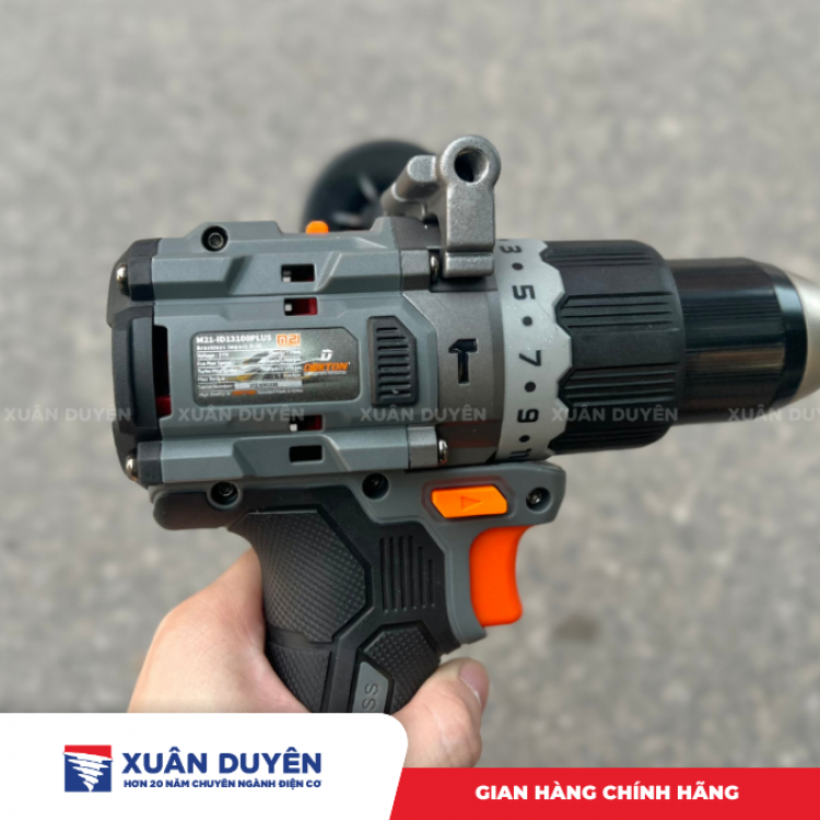 Máy khoan động lực dùng pin 21V Dekton M21-ID13100PLUS (thùng nhựa có tay cầm) (Chưa kèm pin sạc)