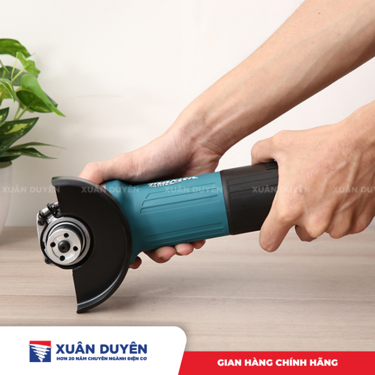 Máy mài góc Makita M9513B (100MM, 850W, Công tắc đuôi)