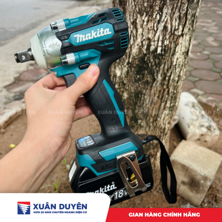 Máy siết bu lông dùng pin 18V Makita DTW300Z (Chưa kèm pin sạc)