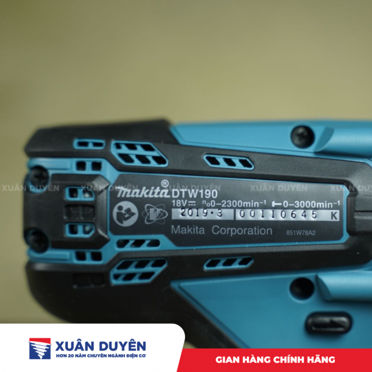 Máy siết bu lông dùng pin 18V Makita DTW190RFJX