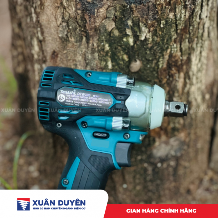 Máy siết bu lông dùng pin 18V Makita DTW300Z (Chưa kèm pin sạc)